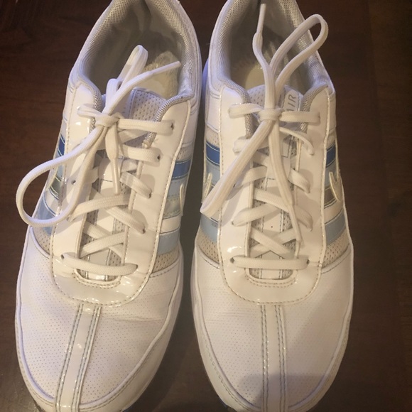 Nike Shoes - Picture 2 of 4